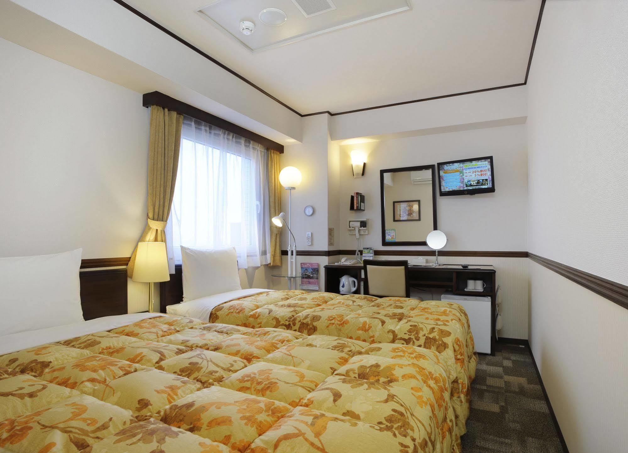Toyoko Inn Kofu-Eki Minami-Guchi No.1 Extérieur photo