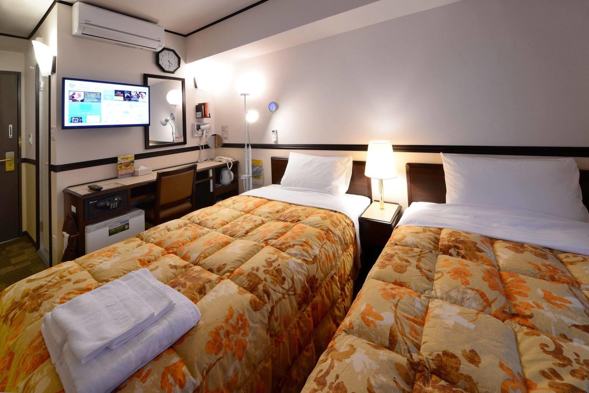 Toyoko Inn Kofu-Eki Minami-Guchi No.1 Extérieur photo